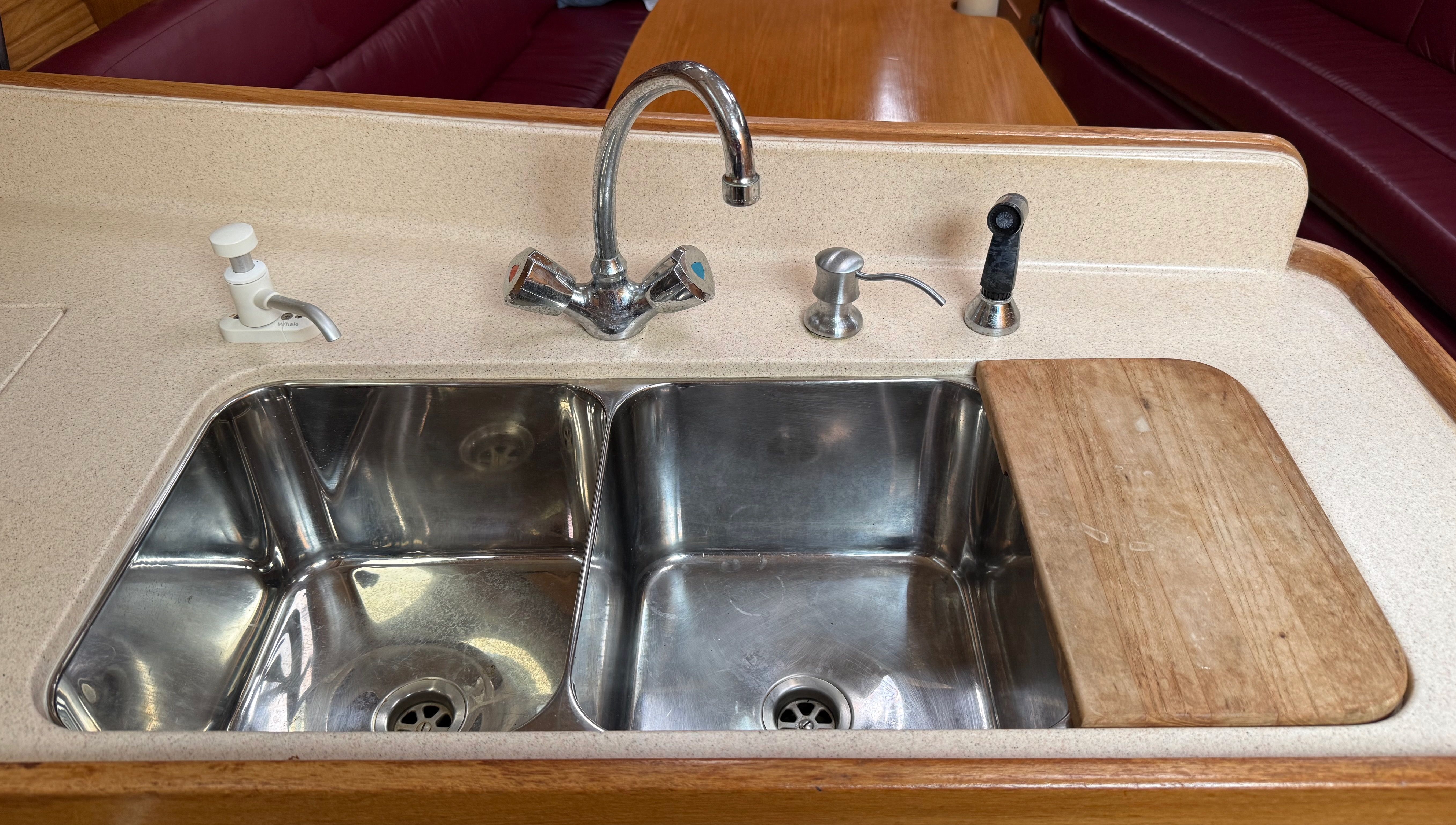 2001 Catalina 380 - 50