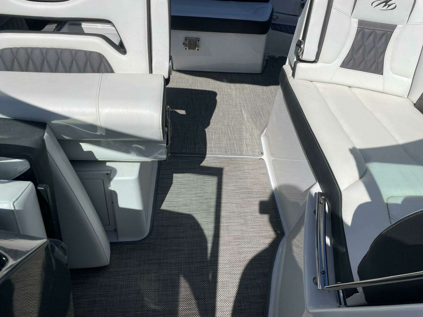 2019 Monterey 328SS - Image 48