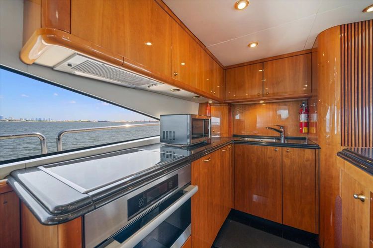 2005 Sunseeker 82 Yacht - Image 17