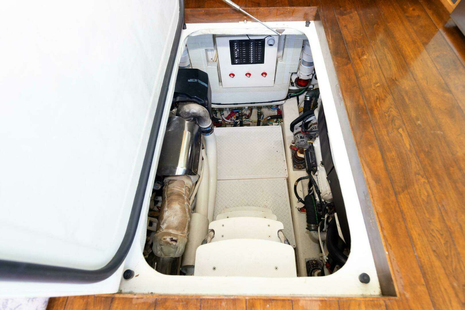 2014 Tiara Yachts 5000 Express - Image 40