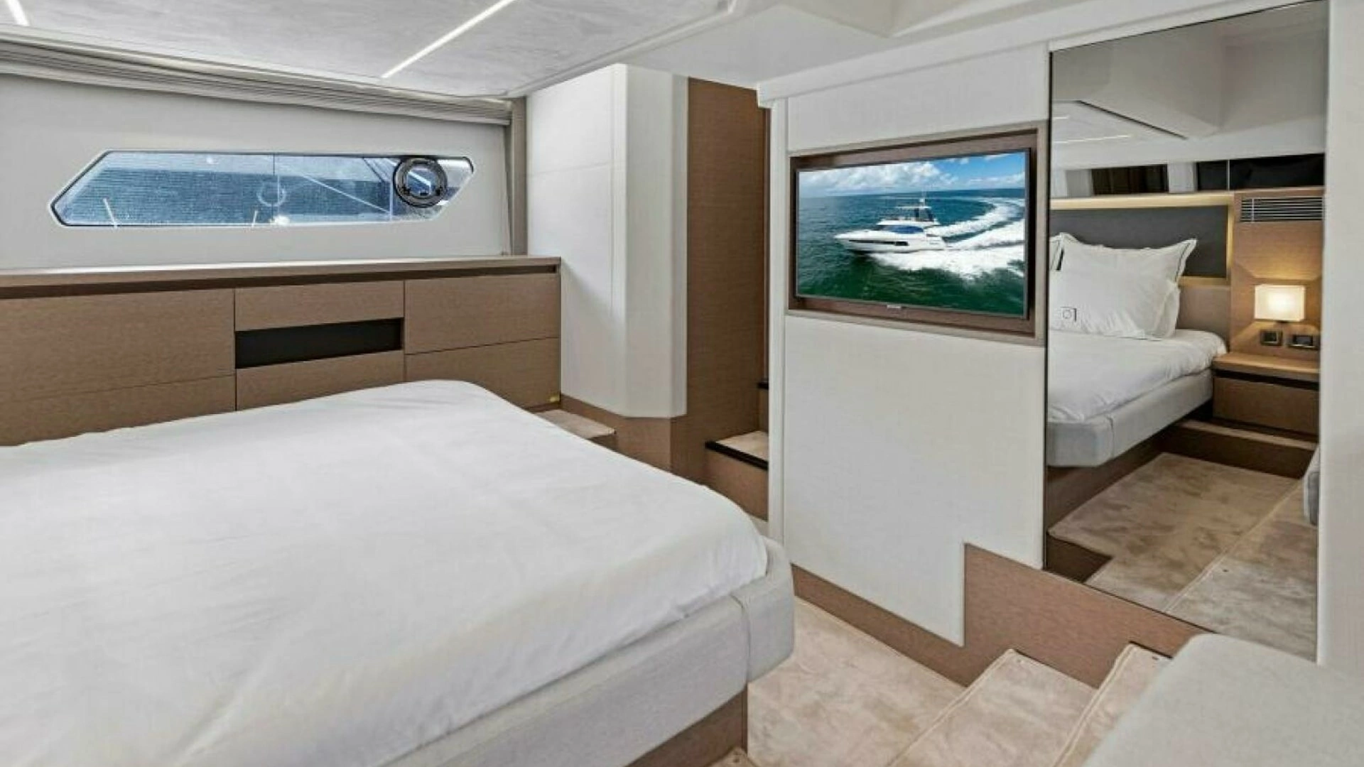 2025 Prestige 460 - Image 19