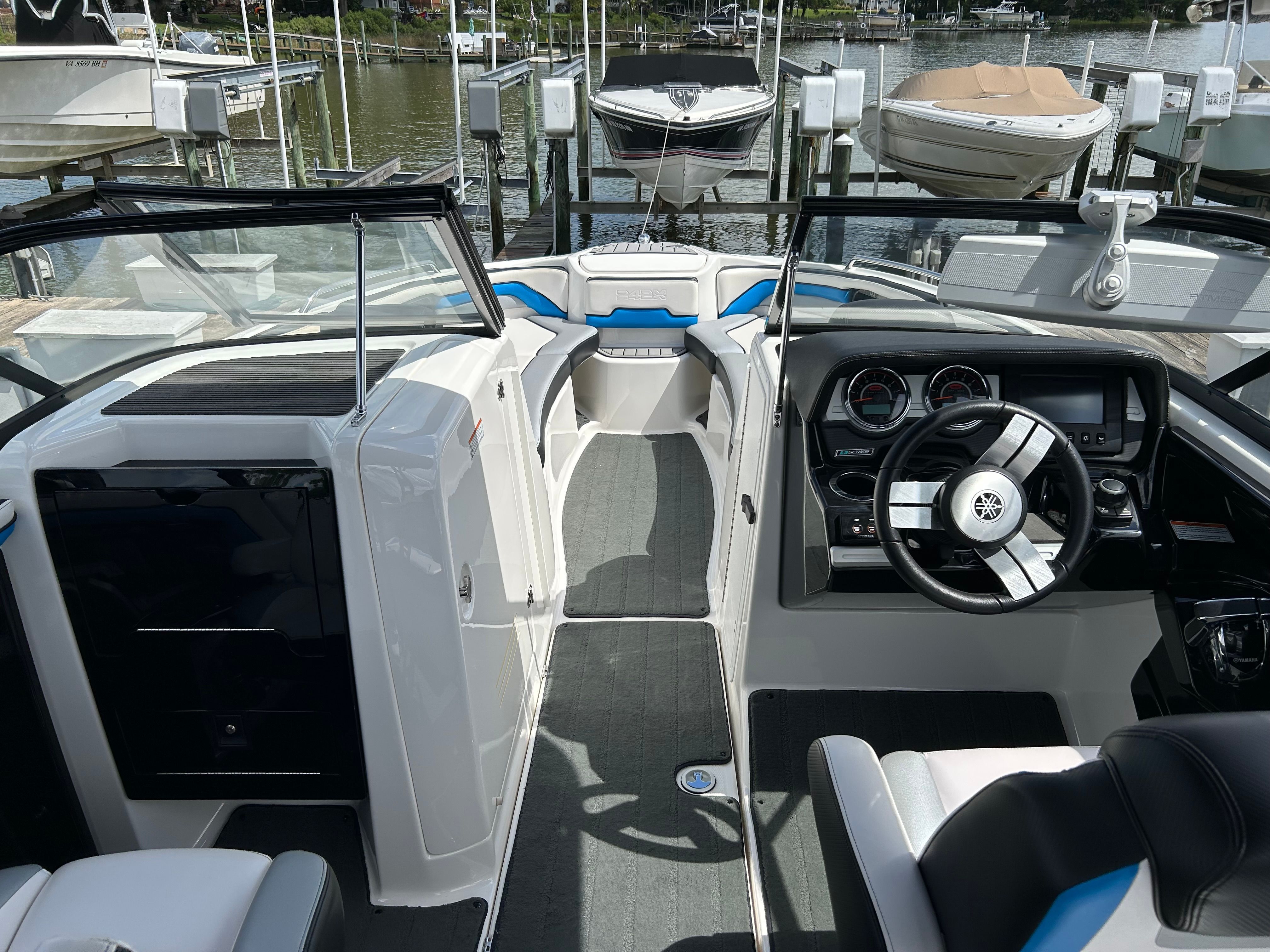 2016 Yamaha Boats 242X E-Series - 9