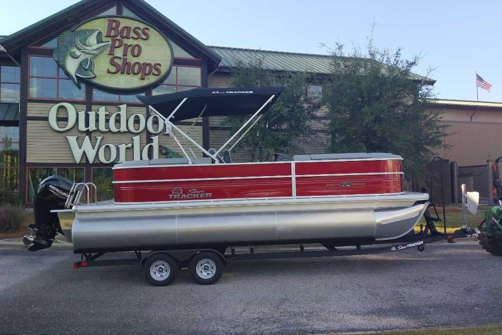 2026 Sun Tracker Party Barge 20 DLX