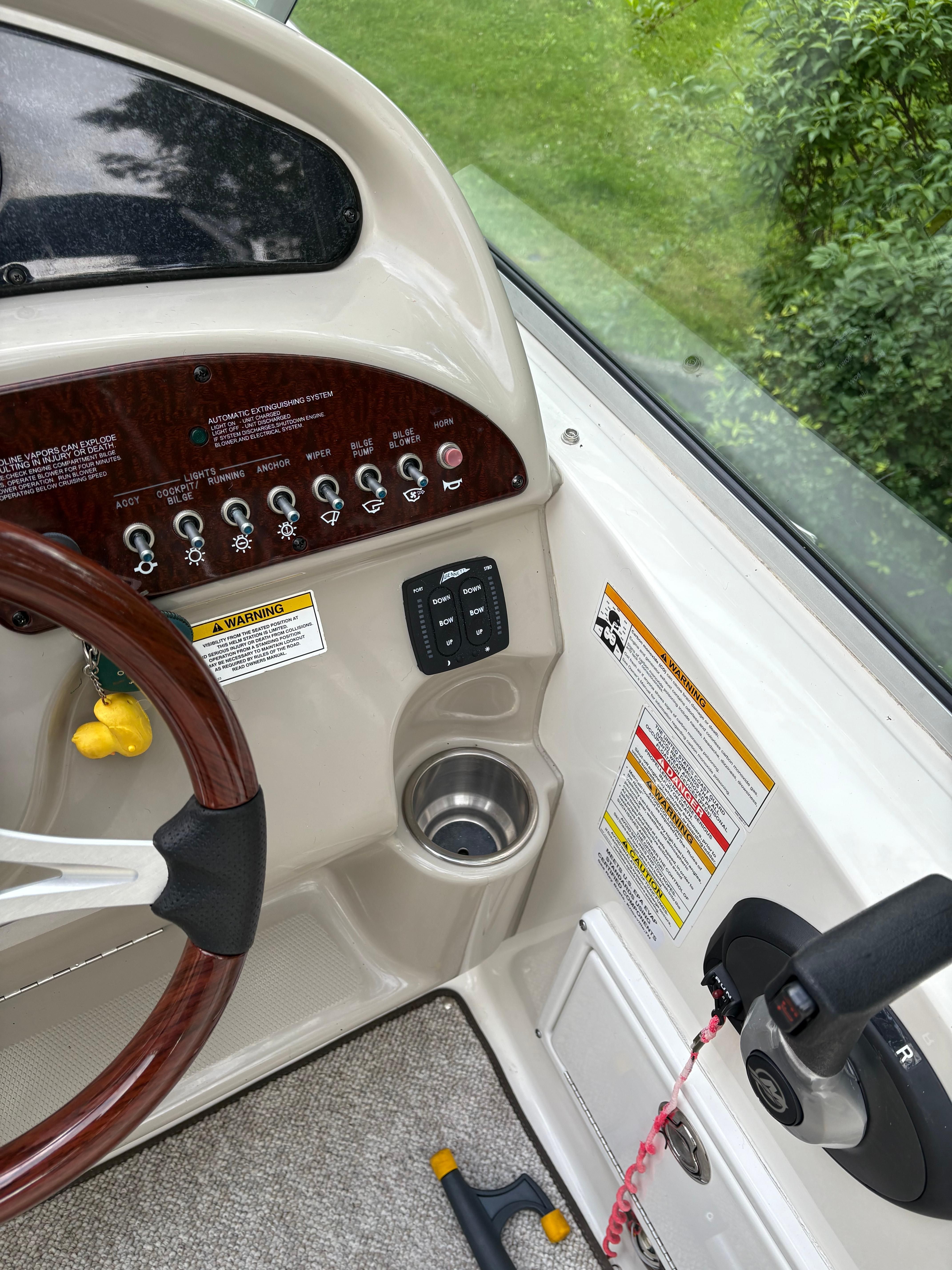2013 Sea Ray 240 Sundancer - 3