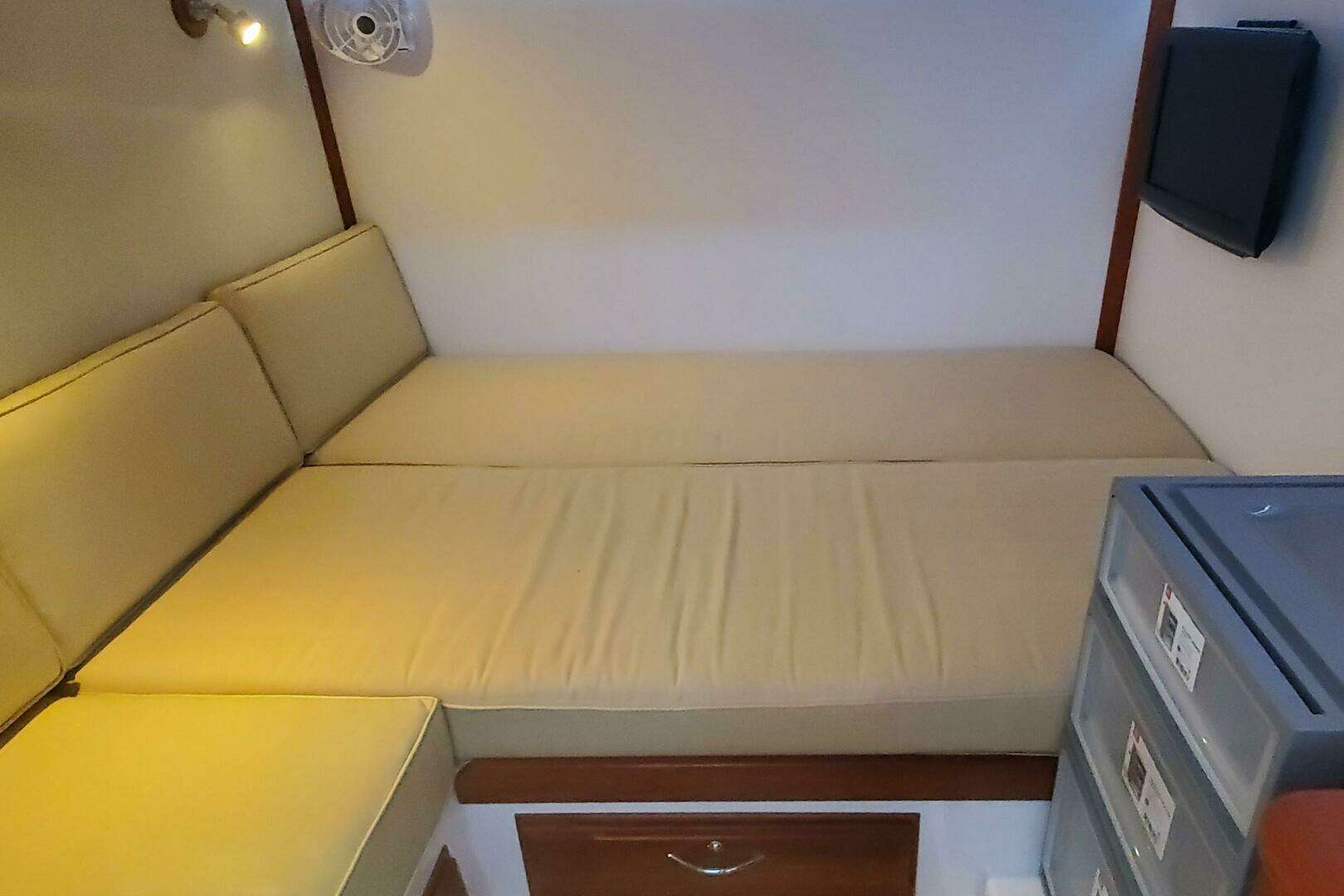 2012 Sabre 48 Salon Express - Image 45