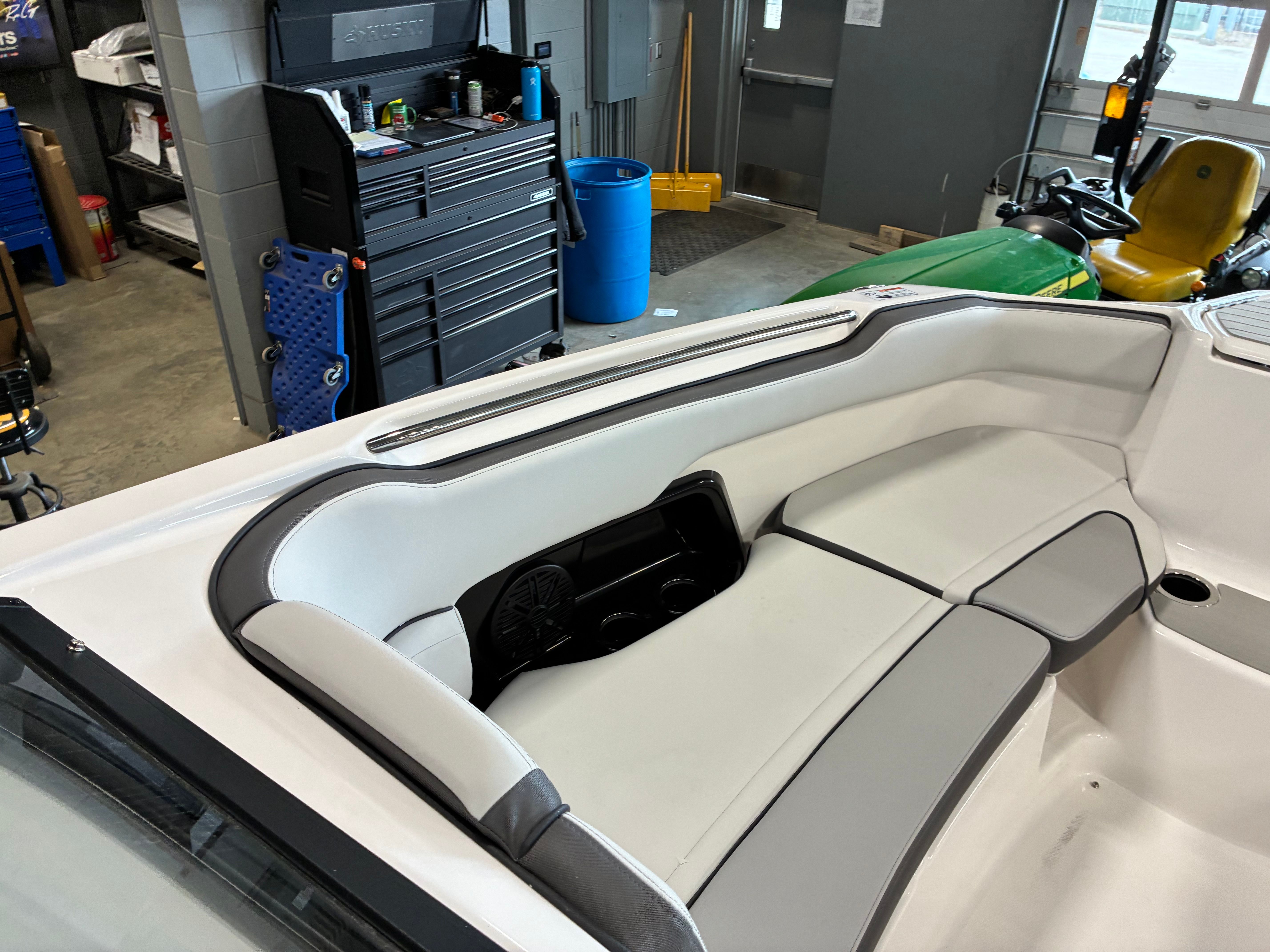 2026 Yamaha Boats AR250 - 9