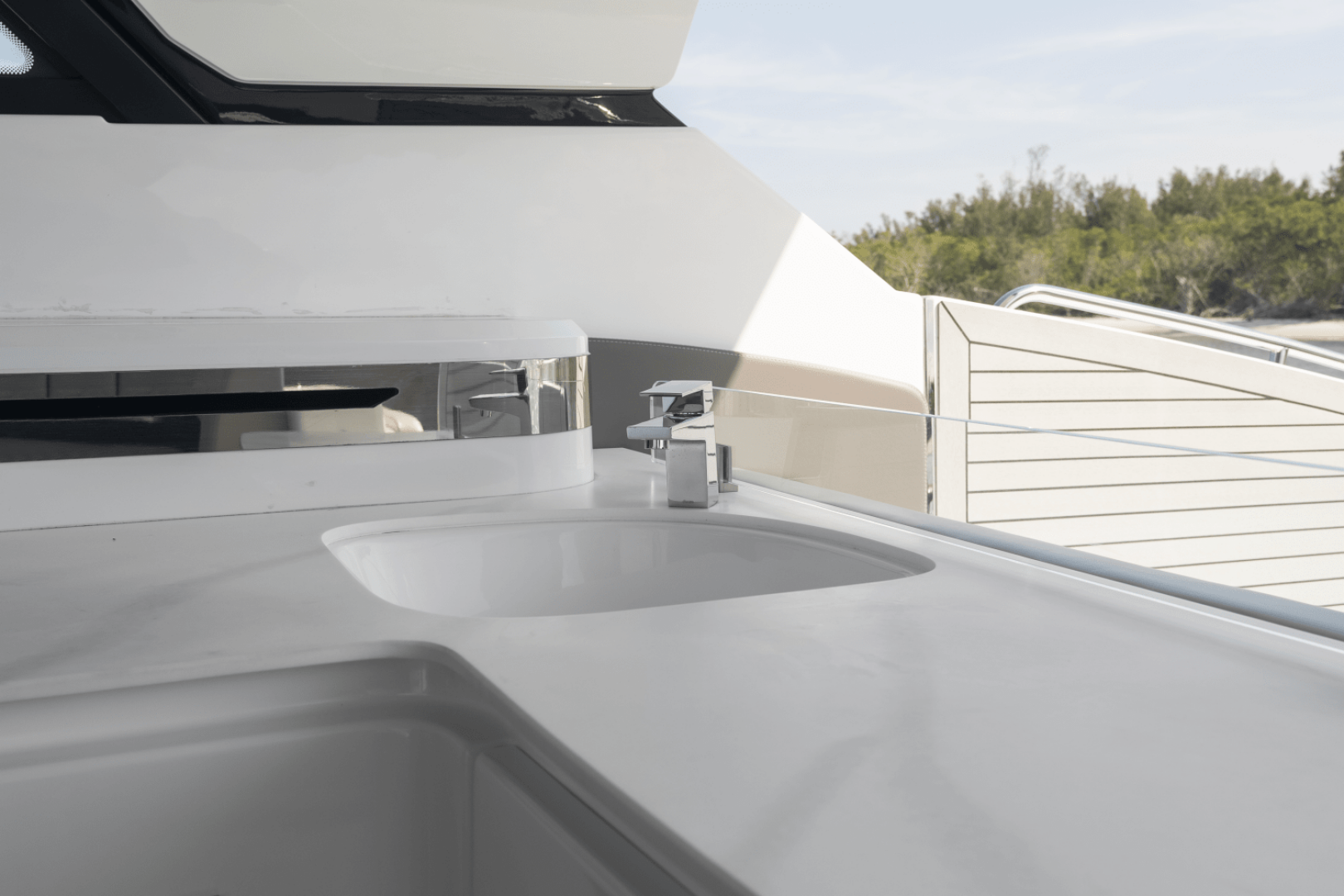 2026 Cruisers Yachts 50GLS OB - Image 94