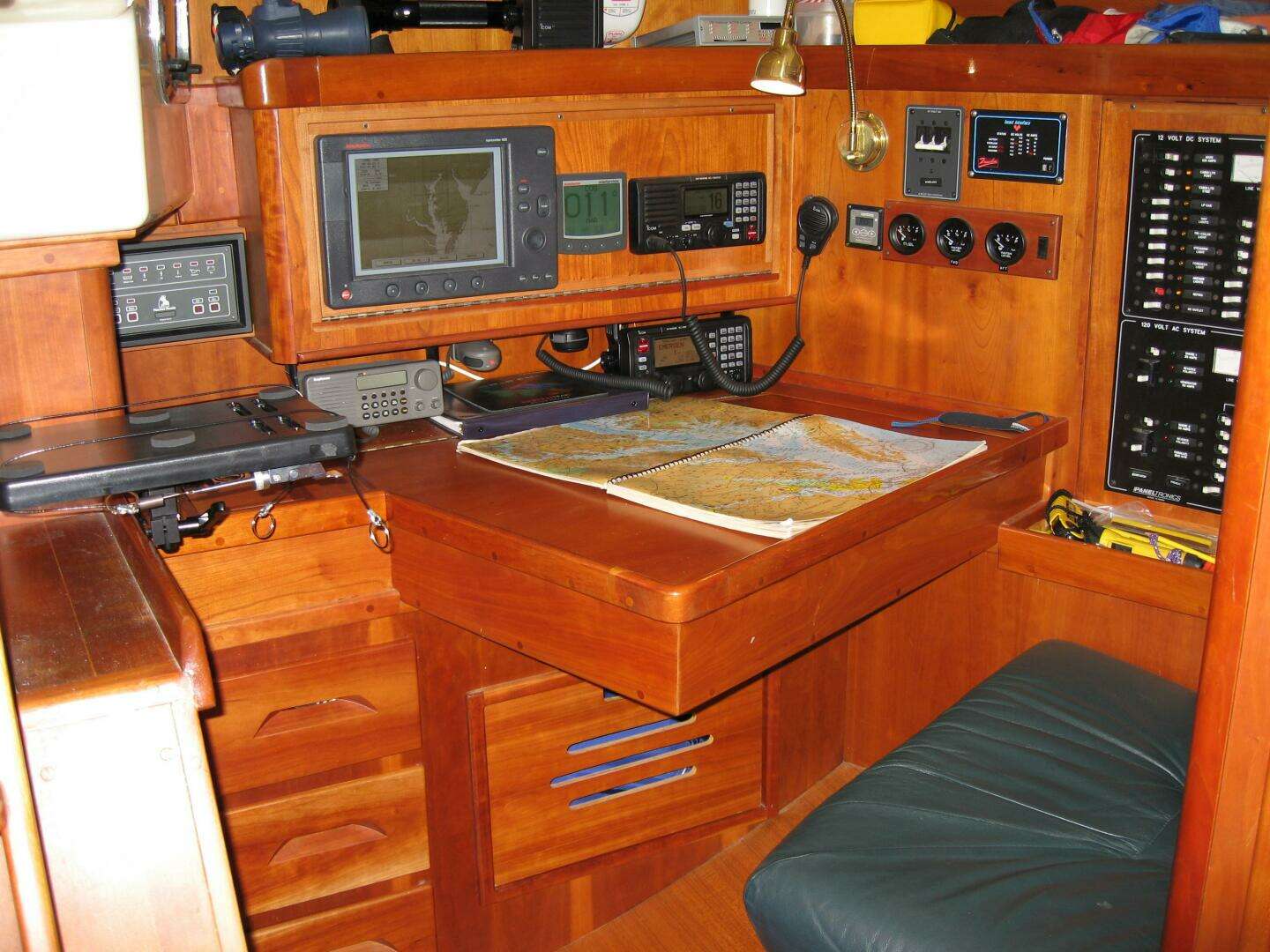 1999 Tartan 4600 - Image 39