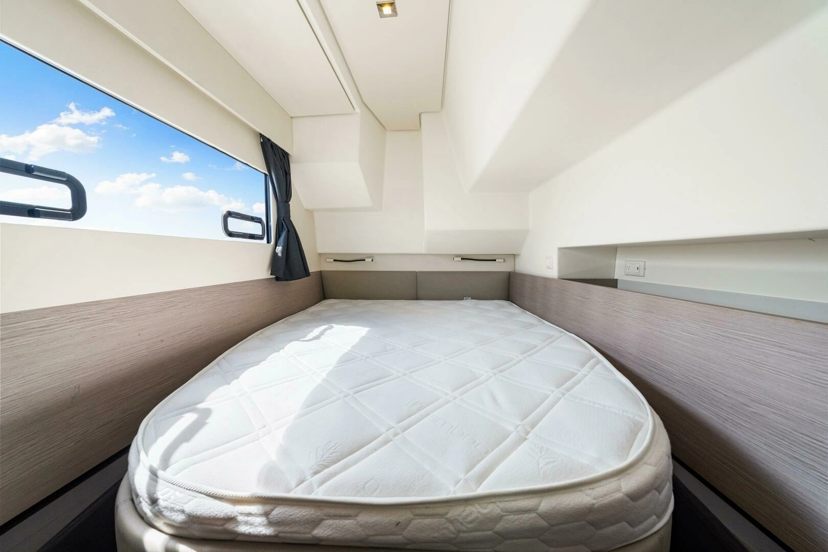 2021 Fountaine Pajot MY4.S - Image 25