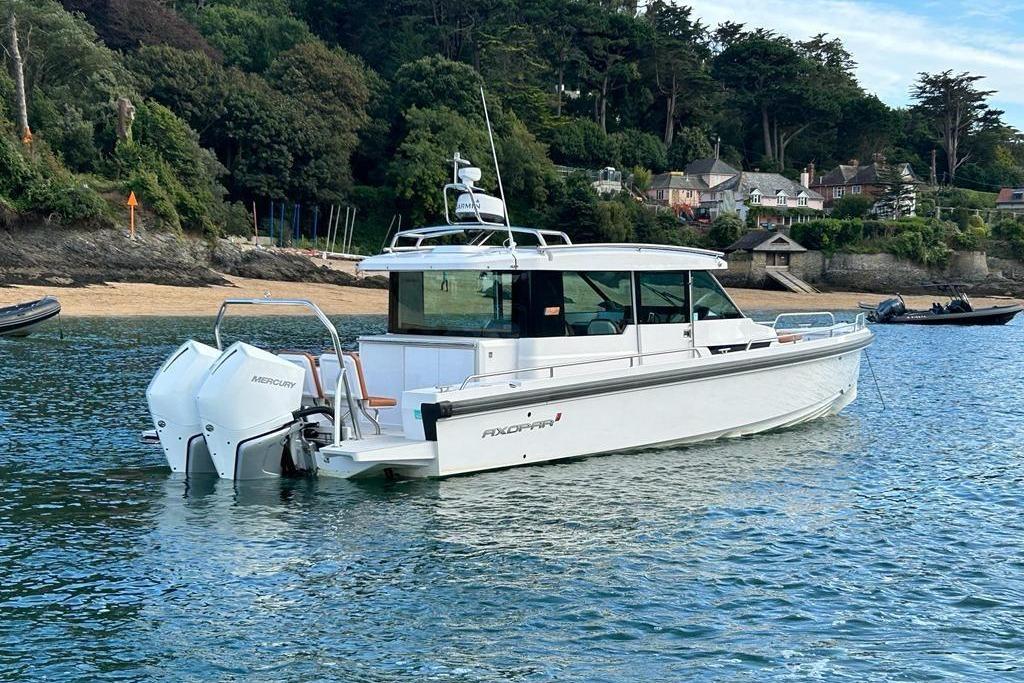 2019 Axopar 37 XC Cross Cabin
