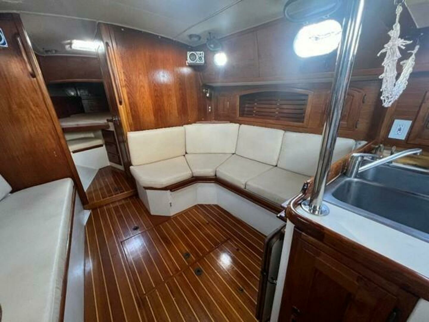 1986 Pacific Seacraft 37 - Image 8