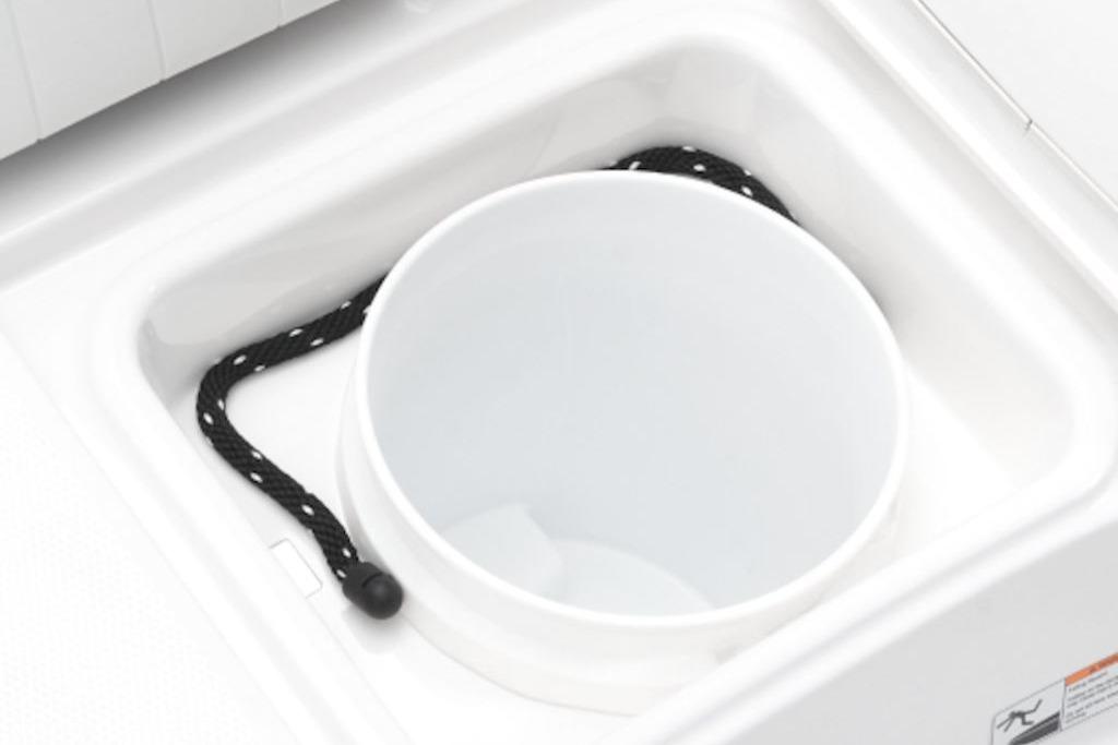 Yamaha Boats 2026 190 FSH Sport, white compartment with rope and cup holder.