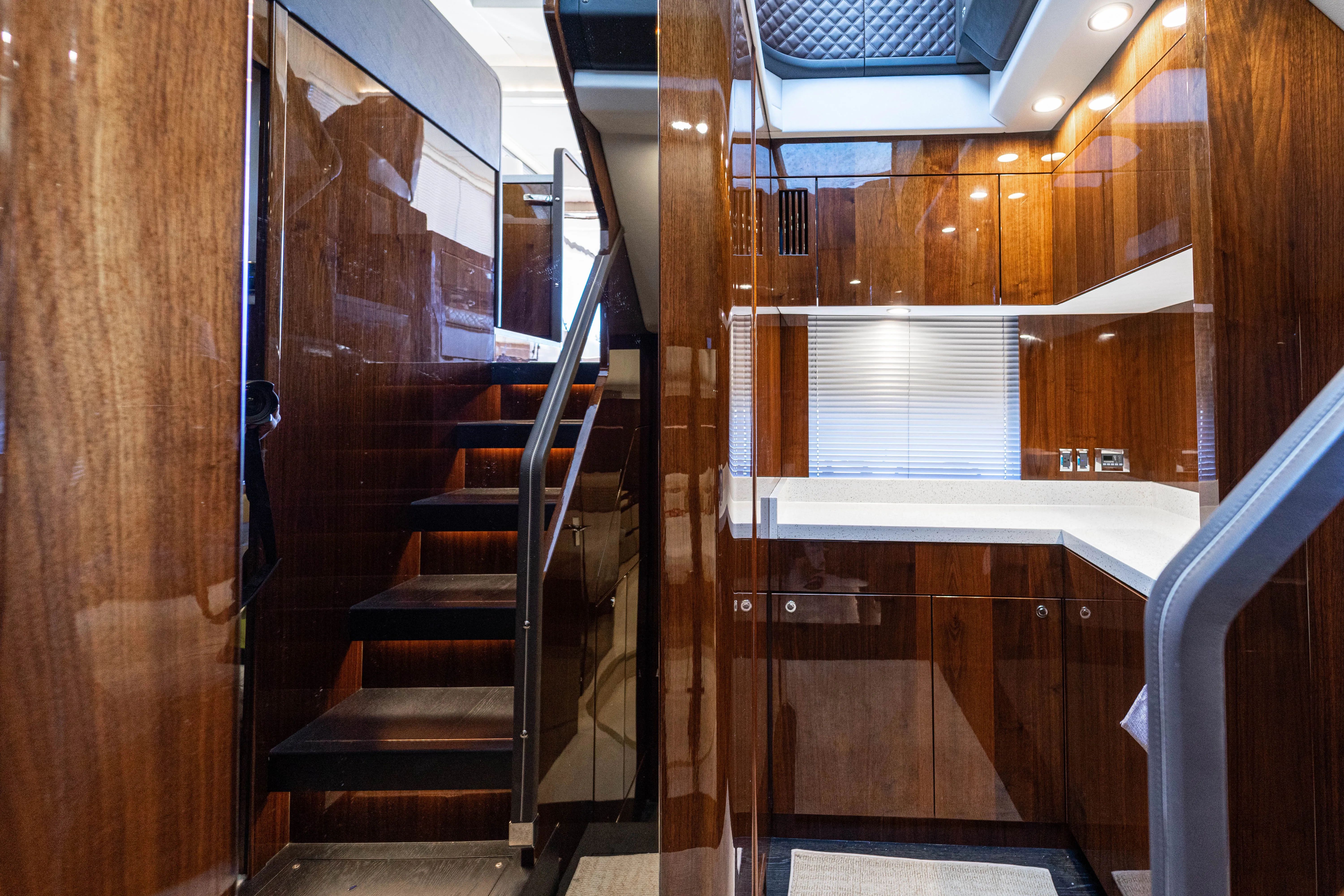 2019 Fairline Squadron 53 - Image 29