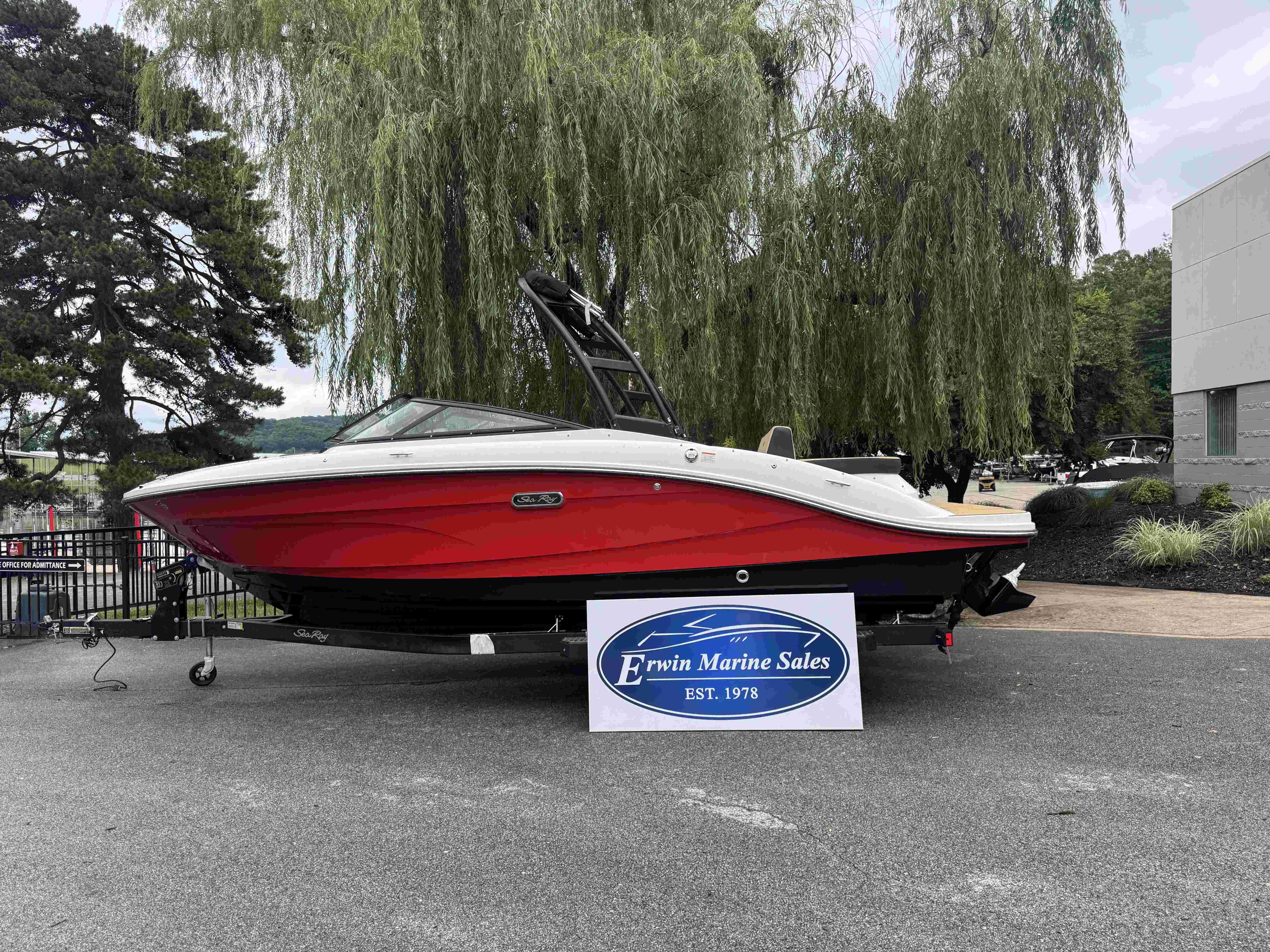 2026 Sea Ray SPX 210
