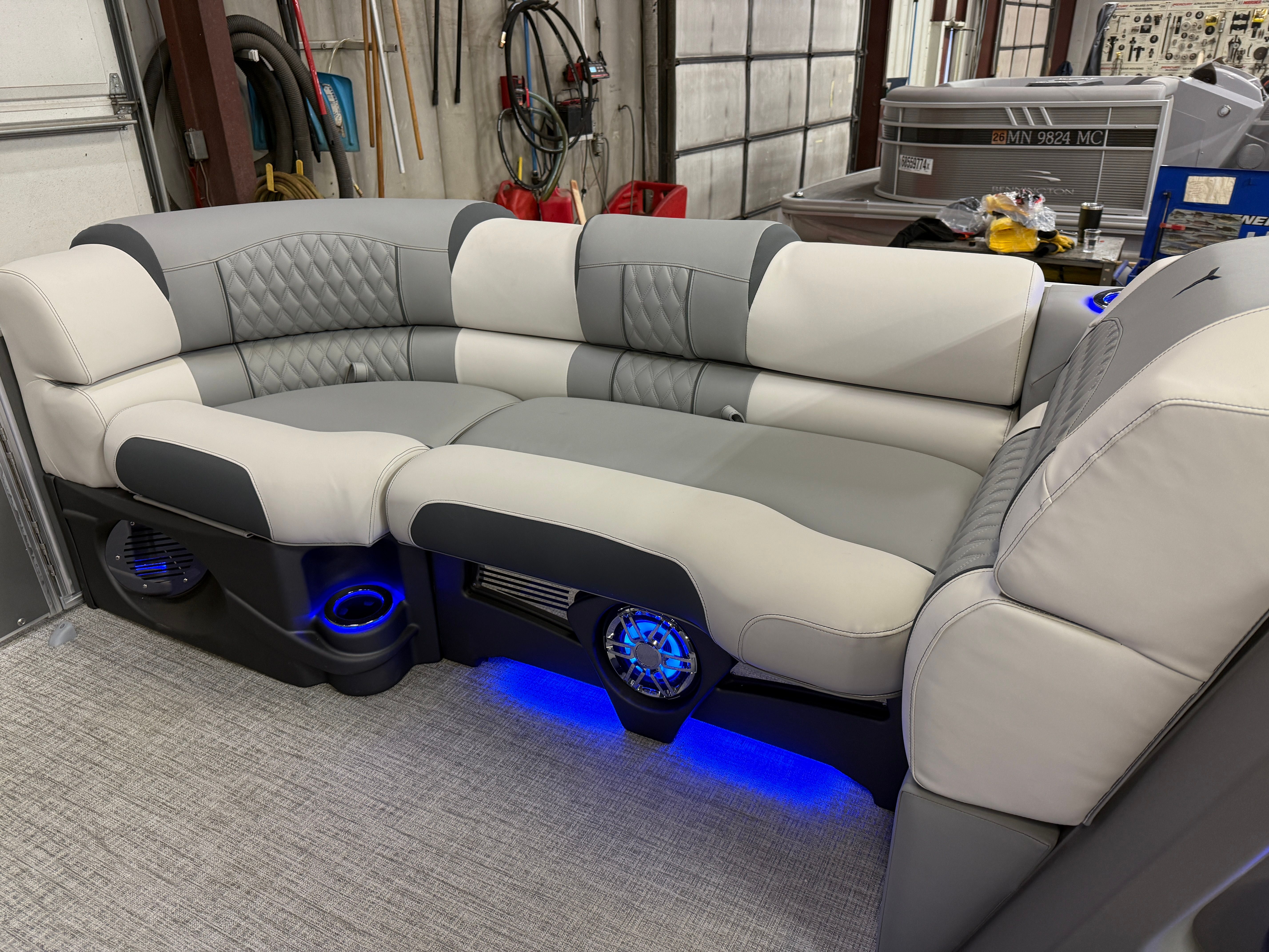 2025 Tahoe Cascade 200HP Elite 2385 Tritoon - 30