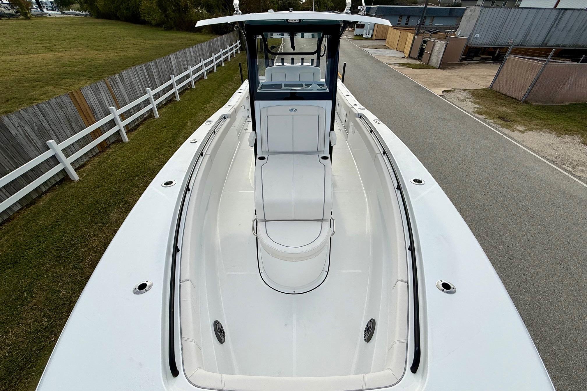 2026 Sea Hunt Gamefish 30 Coffin Box boat, spacious deck view.