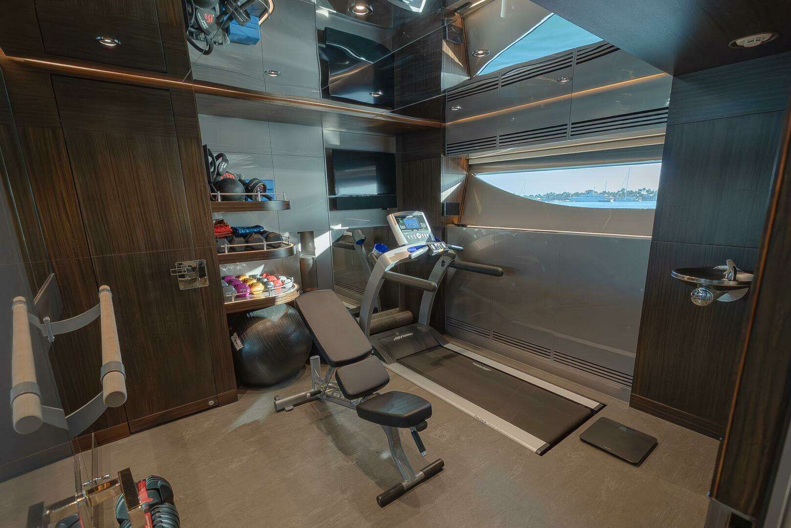 2018 Westport Raised Pilothouse - Image 29