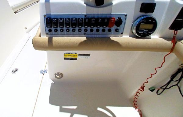2018 Key West 211 Dual Console - 7