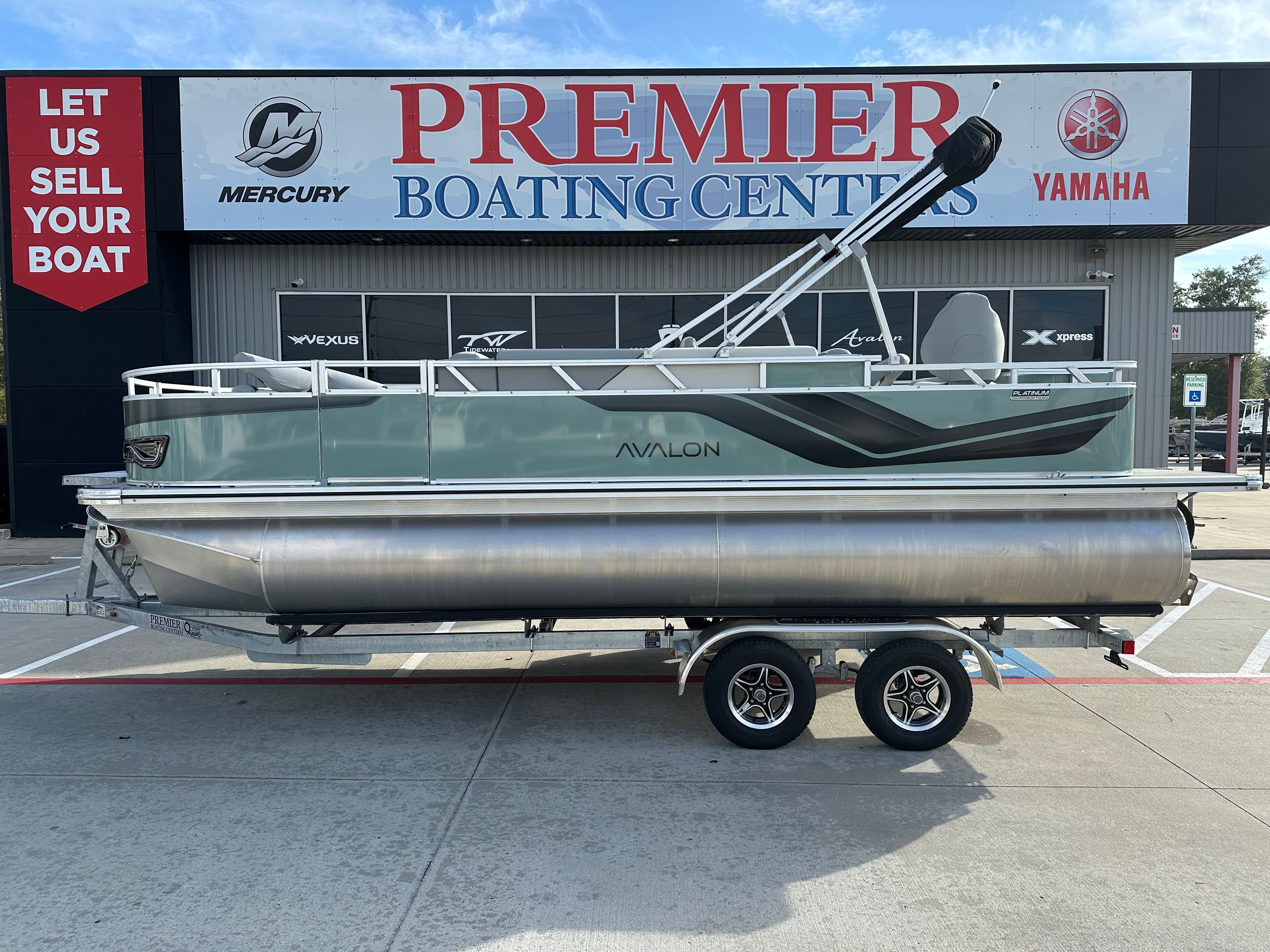 2026 Avalon Venture 85 Rear Fish - 21'
