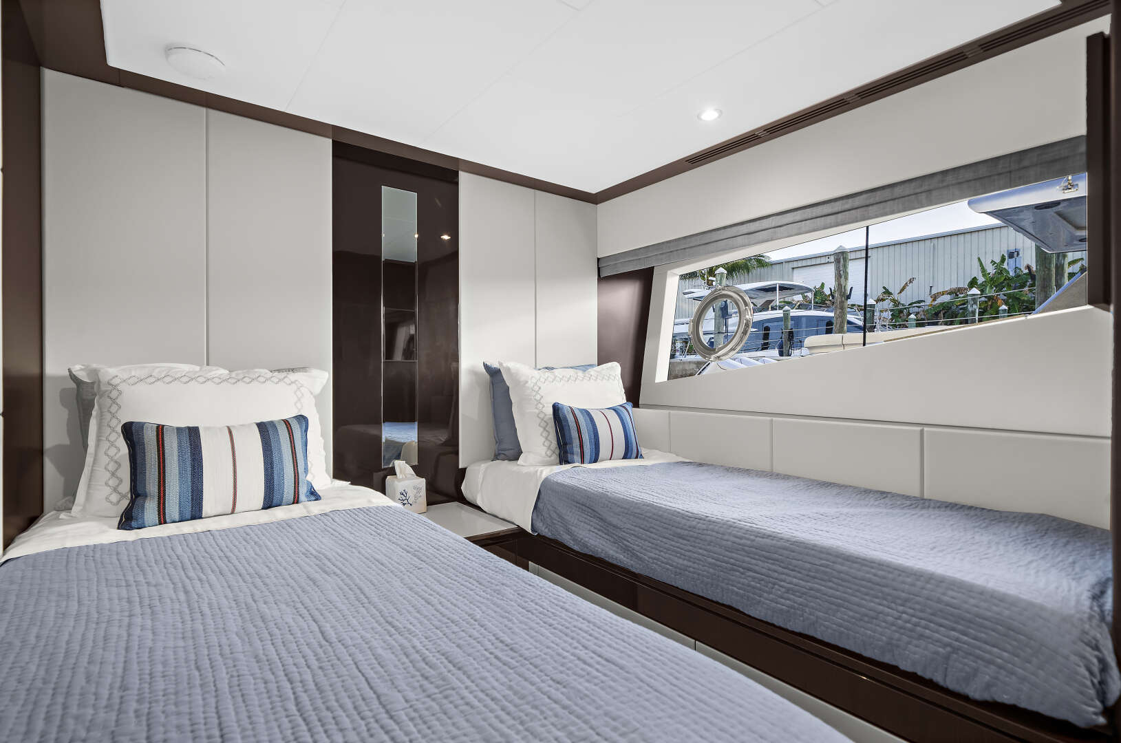 2024 Ocean Alexander 32L - Image 71