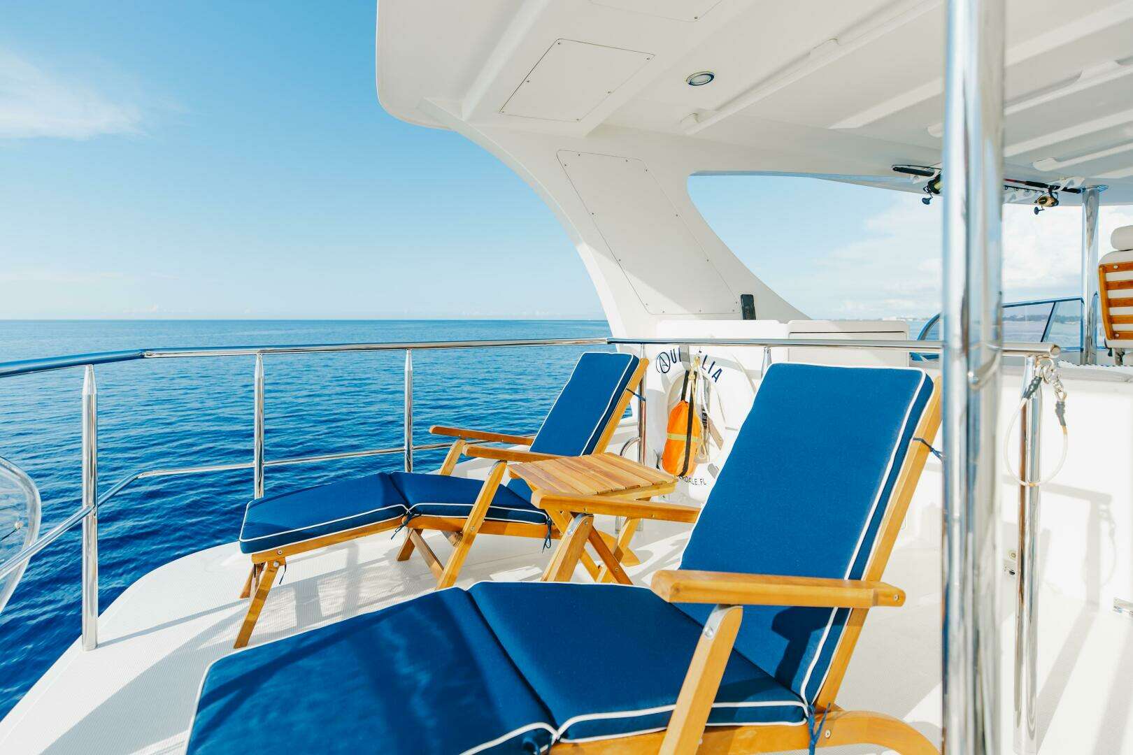 2007 President Tri-Deck - Image 6