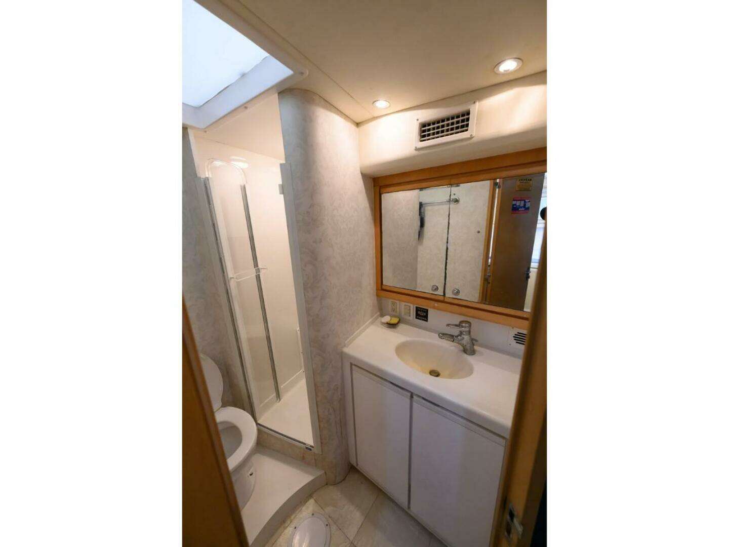 1998 Bertram 36 Moppie - Image 19