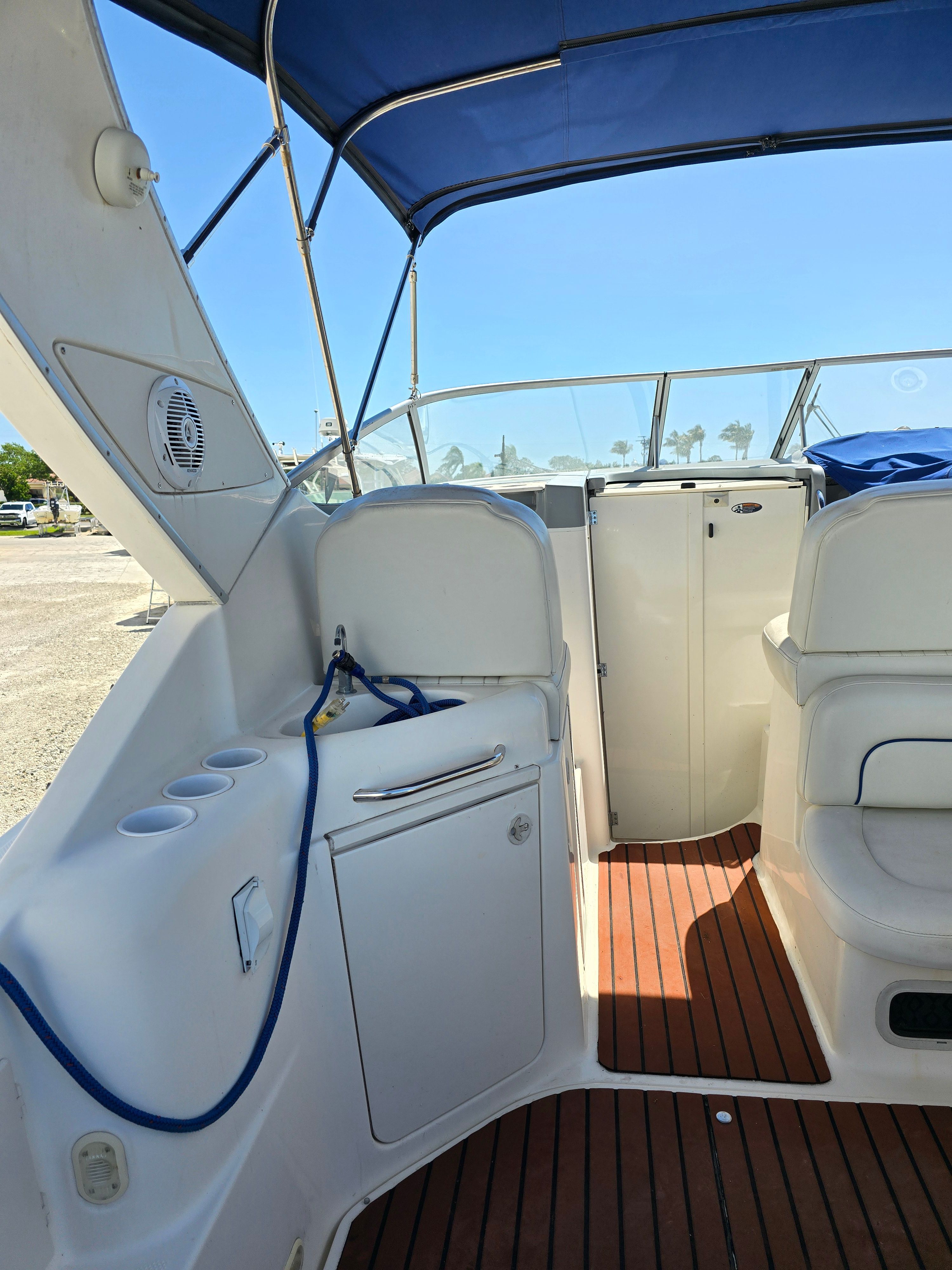2004 Bayliner 305SB - 7