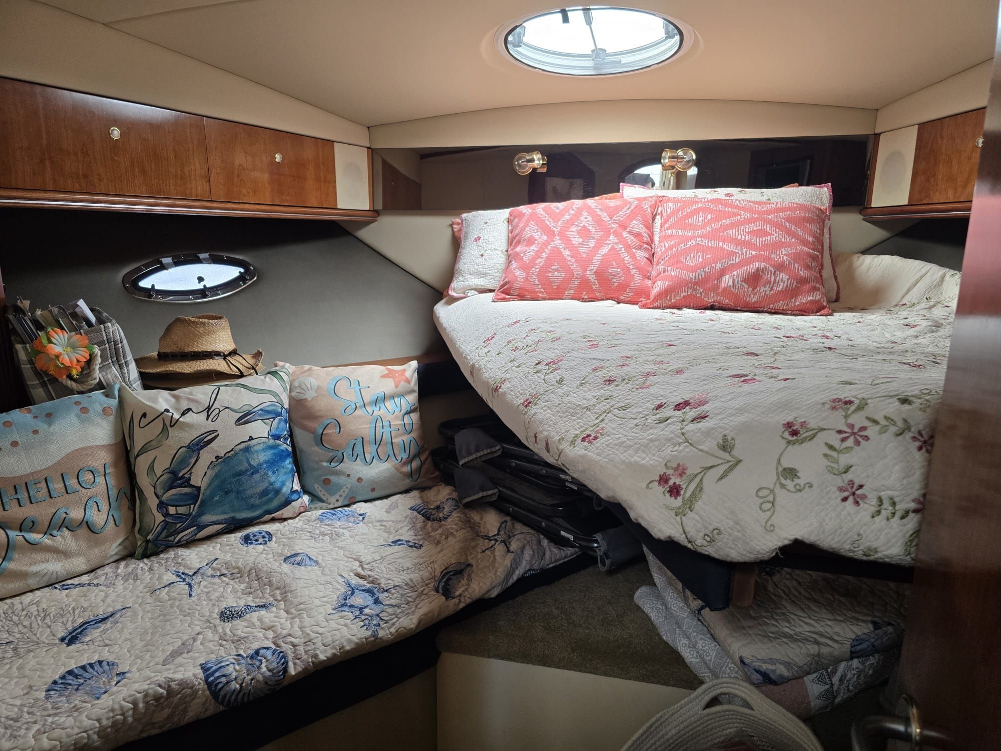 2005 Cruisers Yachts 440 Express - 24