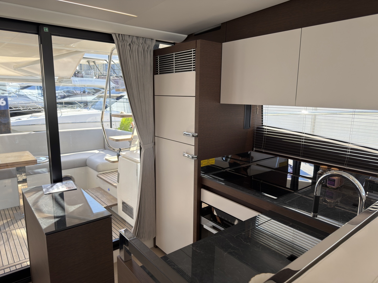 2023 Prestige 520 - Image 6