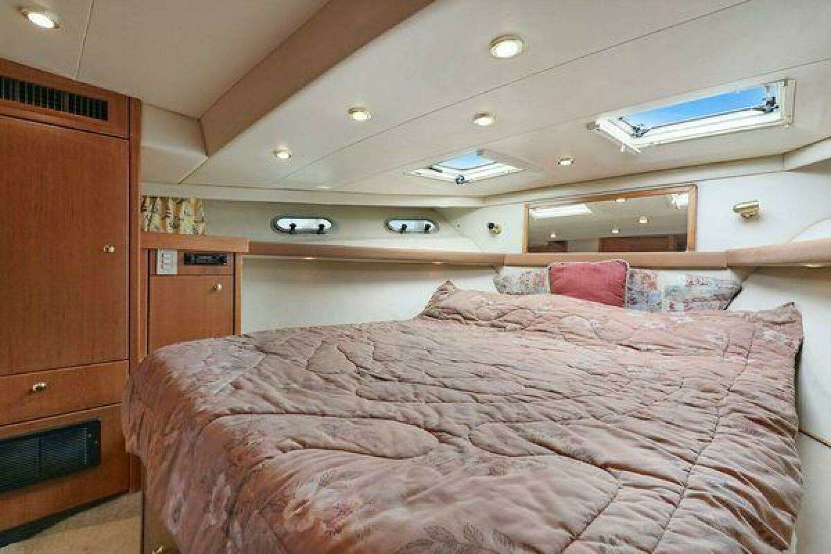 1998 Bayliner 4788 - Image 29