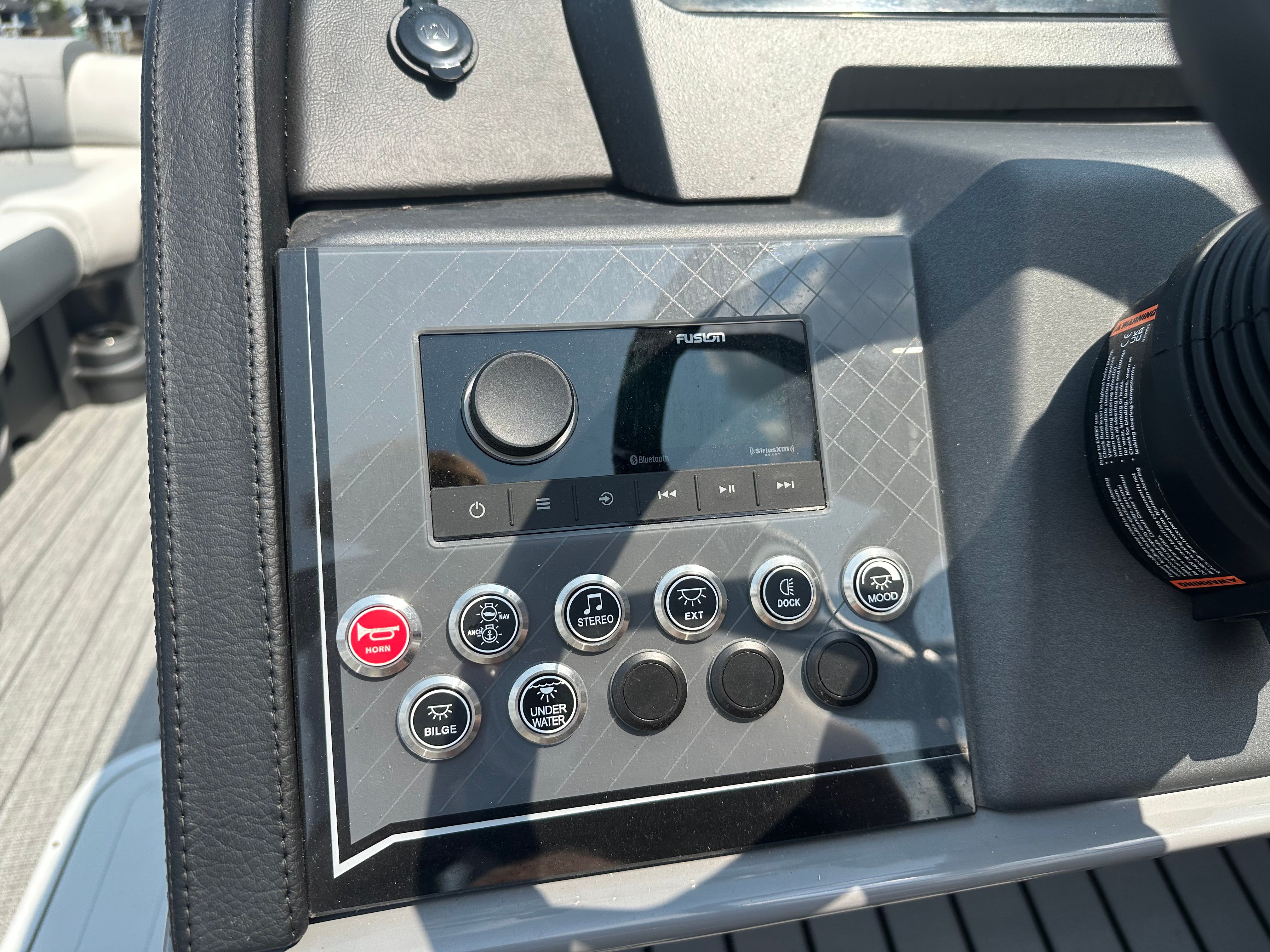 2025 Avalon Catalina Quad Lounge Shift - 23' - 21