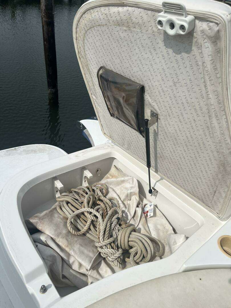 2002 Cobalt 282 - Image 17