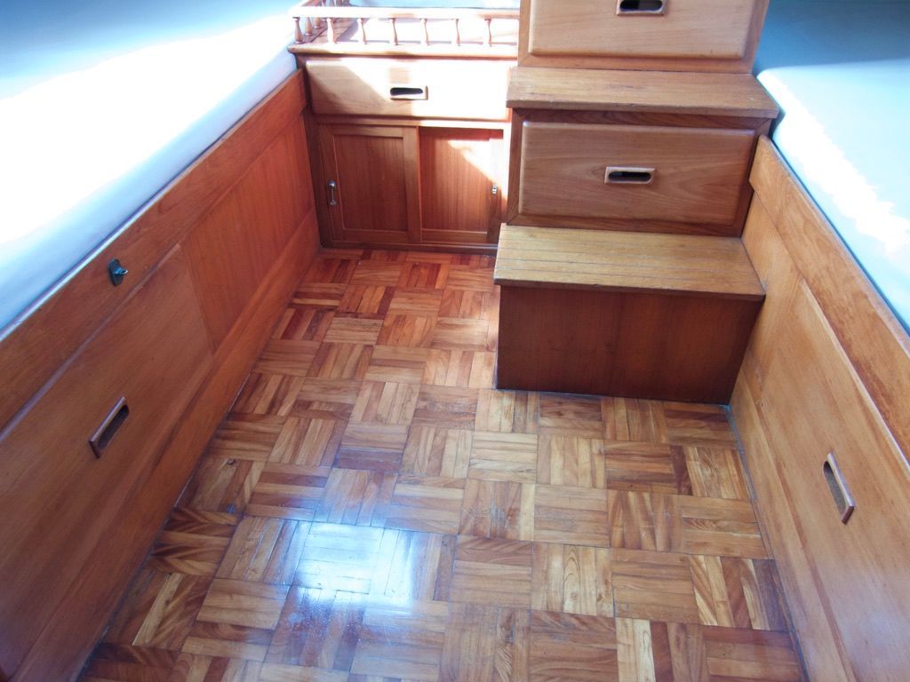 1976 CHB Trawler - 25