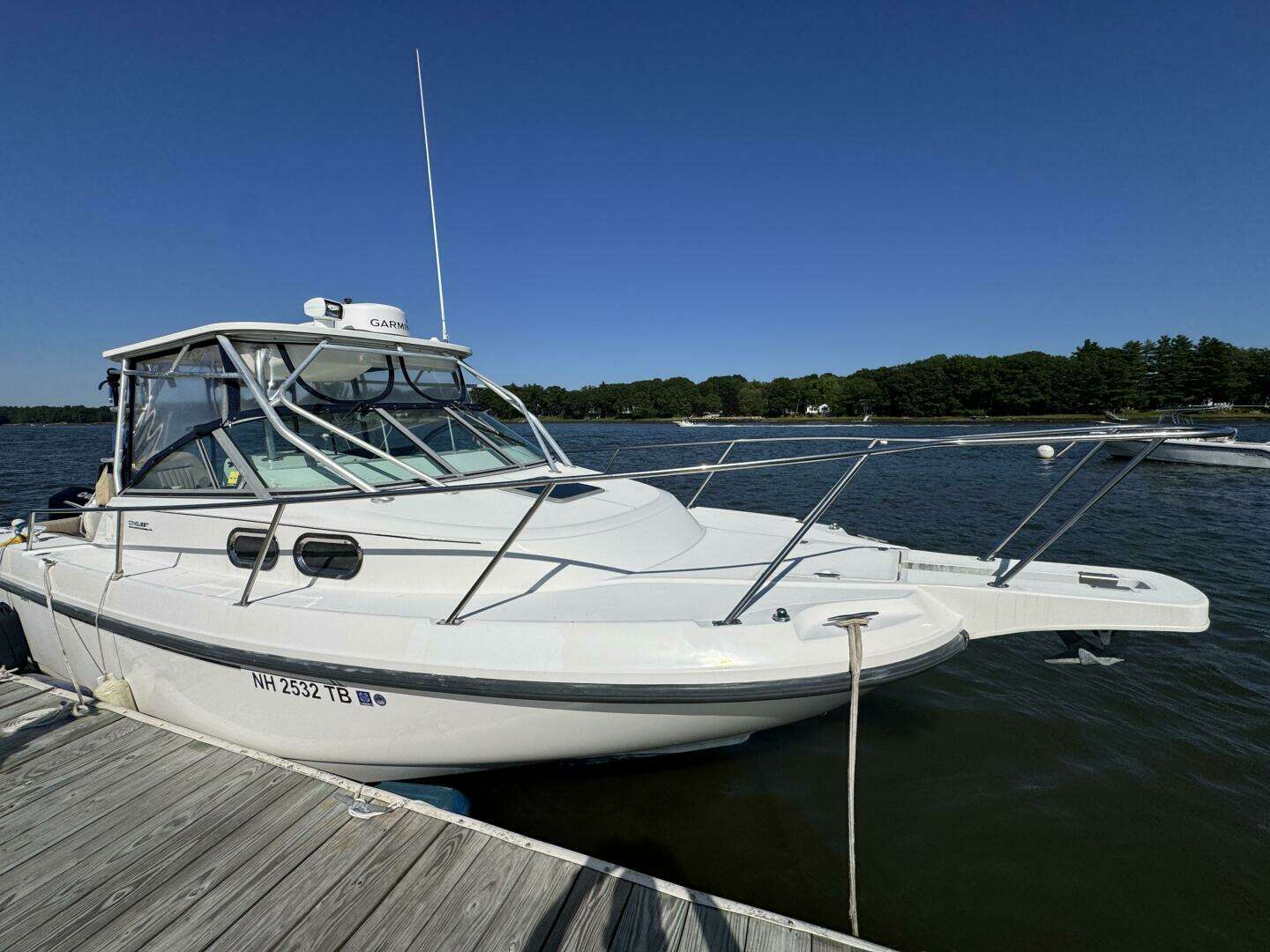 1999 Boston Whaler 28 Conquest - Image 6