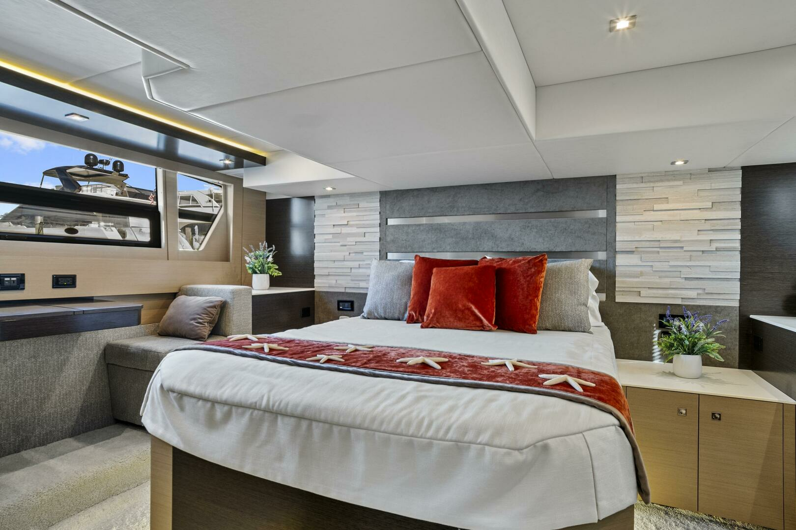 2019 Cruisers Yachts 54 Cantius - Image 41