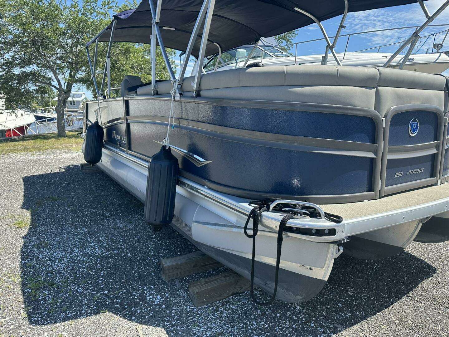 2023 Premier 250 INTRIGUE RL - Image 5