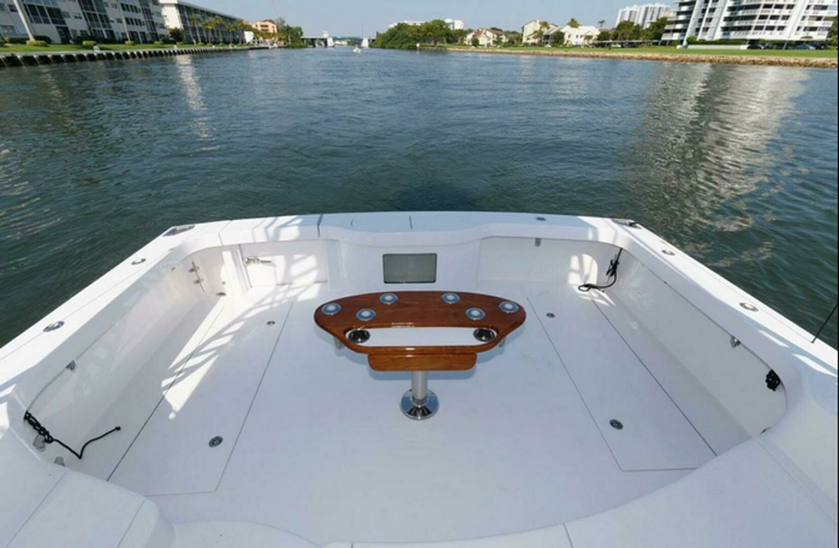 2015 Hatteras Express Sportfish - Image 25
