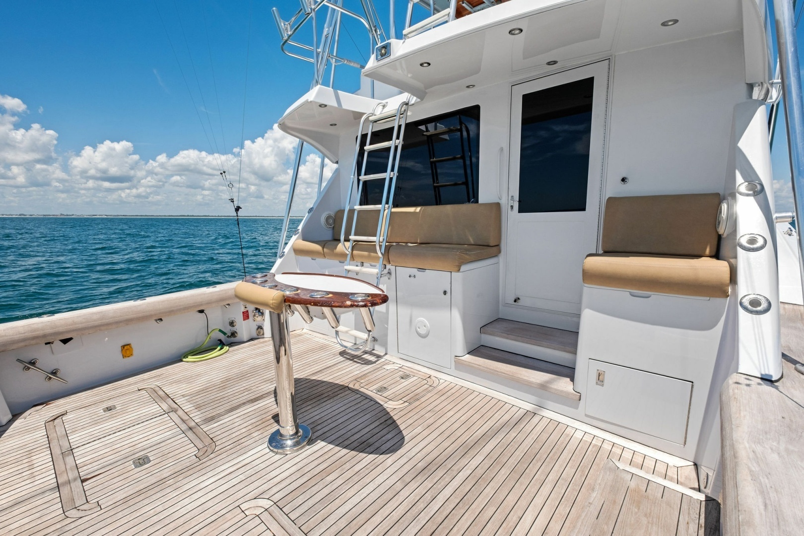 1998 Hatteras Sport Fisherman - Image 8