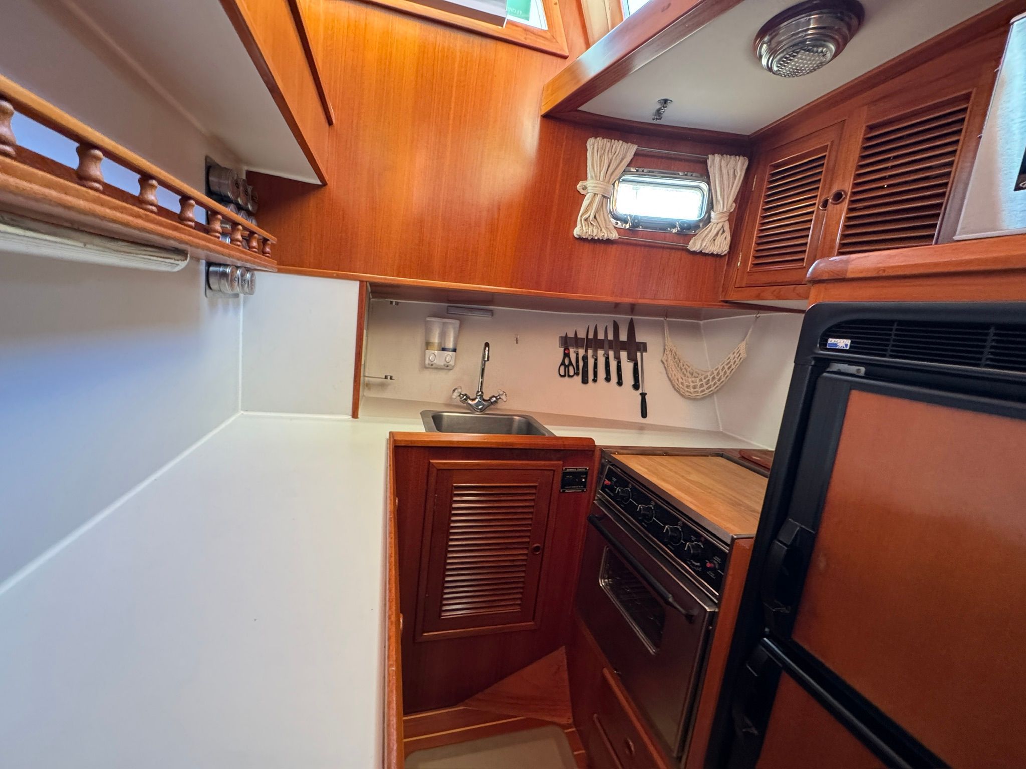 2005 Mariner Orient 38 - 9