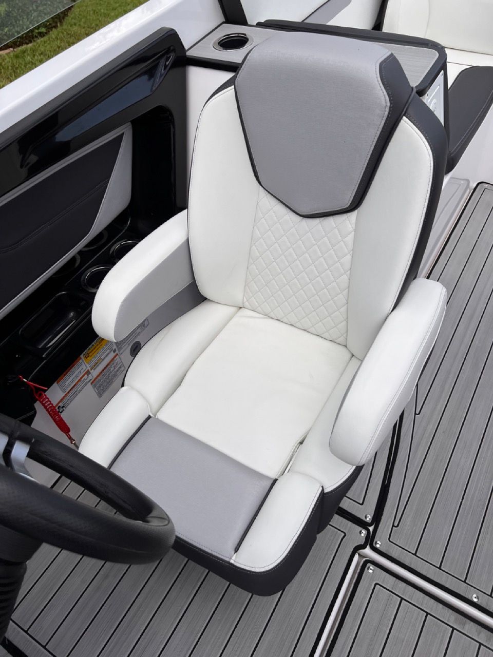 2023 Yamaha Boats 252S - 79