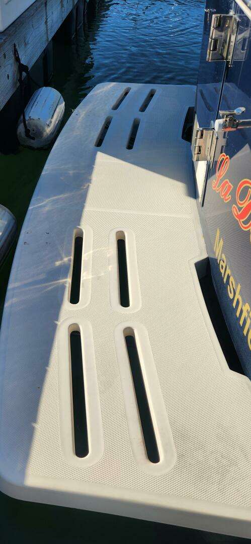 2003 Mainship Pilot 30 - Image 24