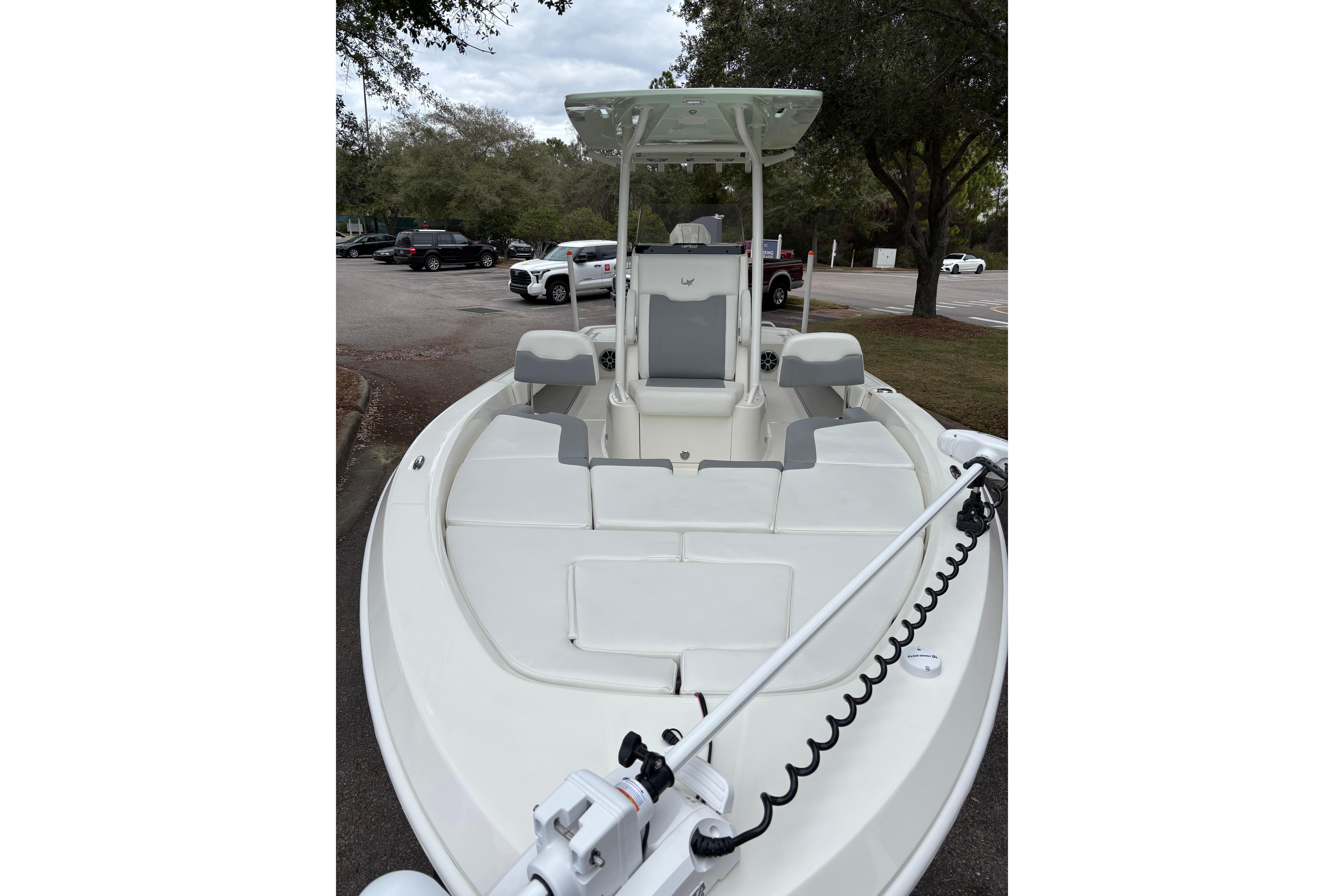 2026 Mako 24 APEX