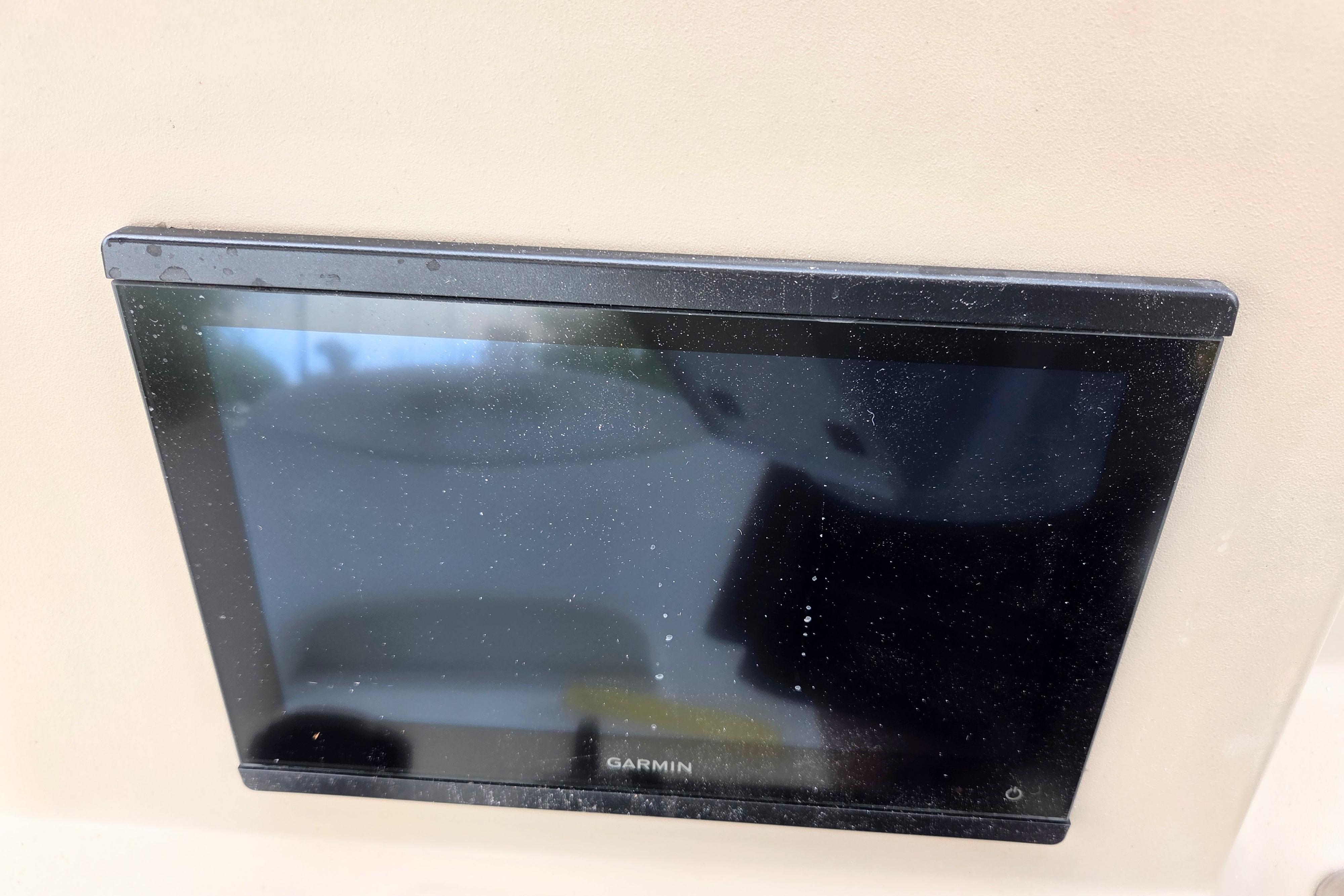 Garmin display on 2000 Sea Ray 340 Sundancer boat dashboard.