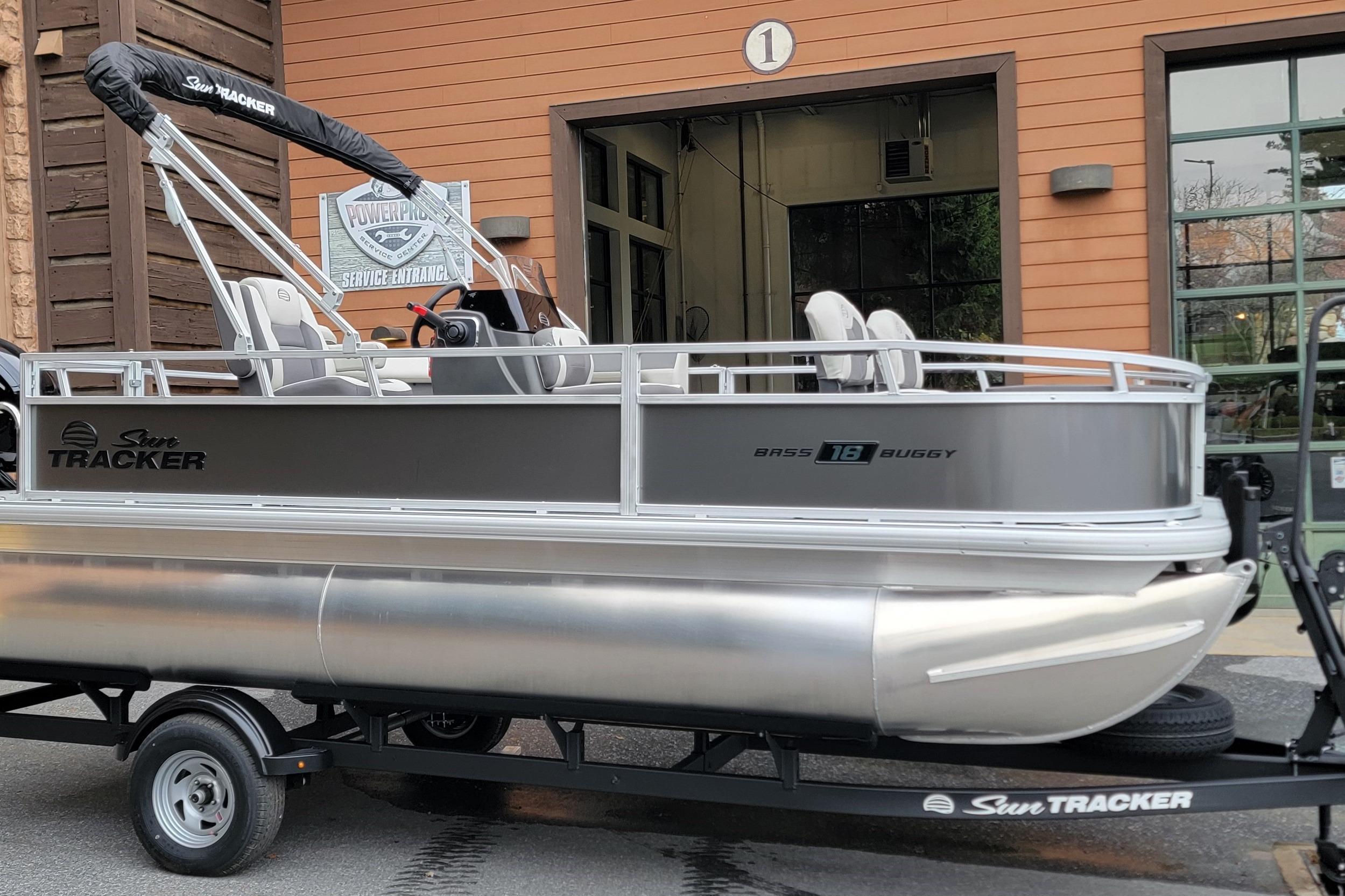 2026 Sun Tracker Bass Buggy 18 DLX