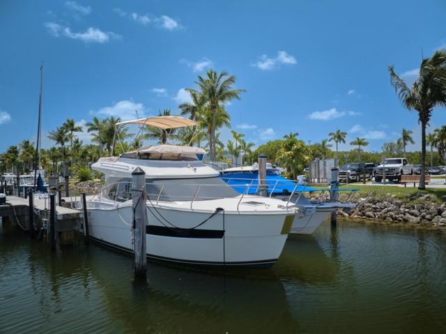 2015 Carver 34 Command Bridge