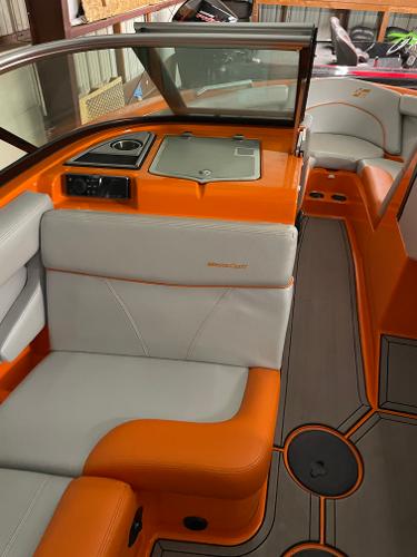 2017 MasterCraft XT23 - 22
