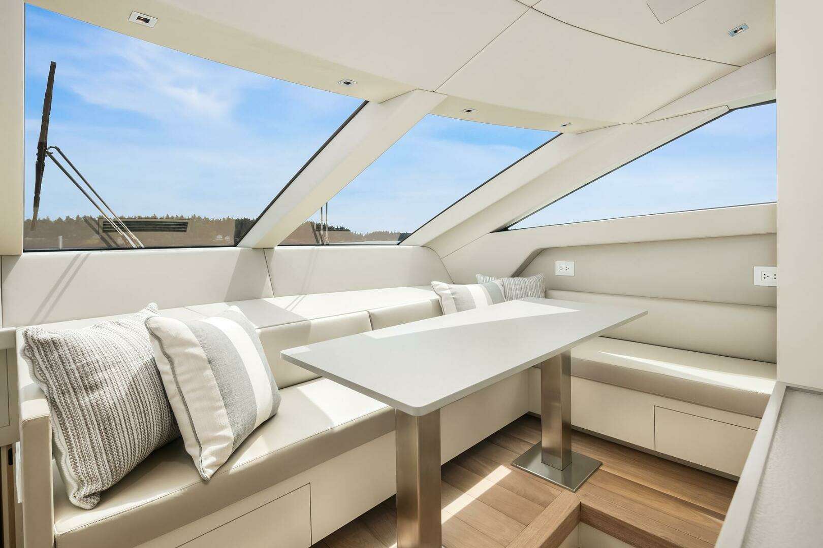 2023 Sanlorenzo SL86 - Image 16