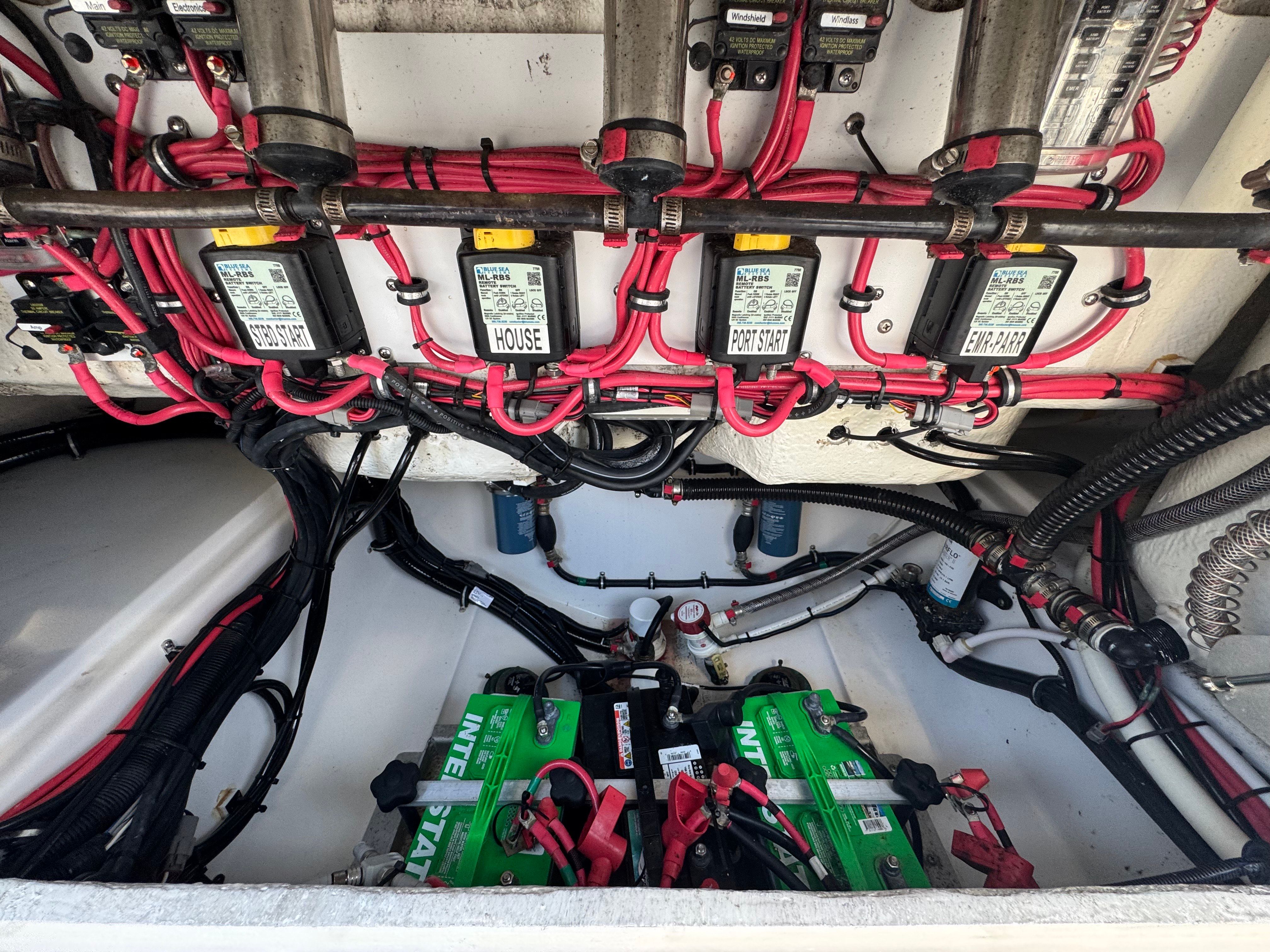 2019 Everglades 295 Center Console - 17