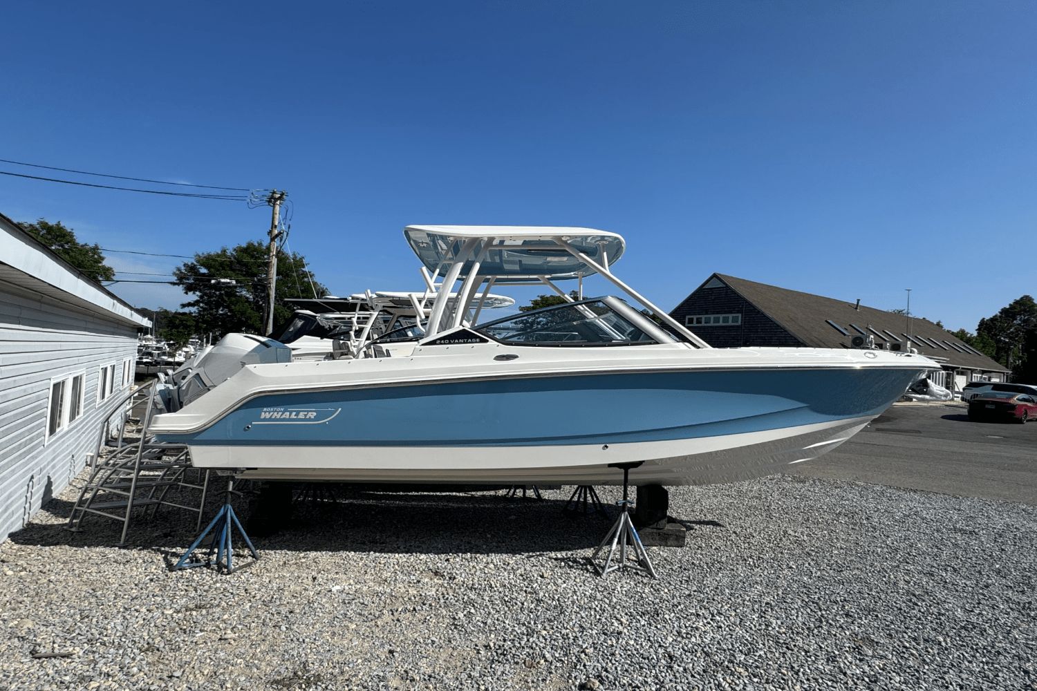 2026 Boston Whaler 240 Vantage