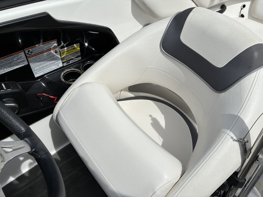 2013 Yamaha Boats AR192 - 27